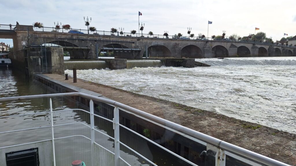 LUXEUIL : SORTIE CROISIÈRE-REPAS SUR LA SAÔNE 3