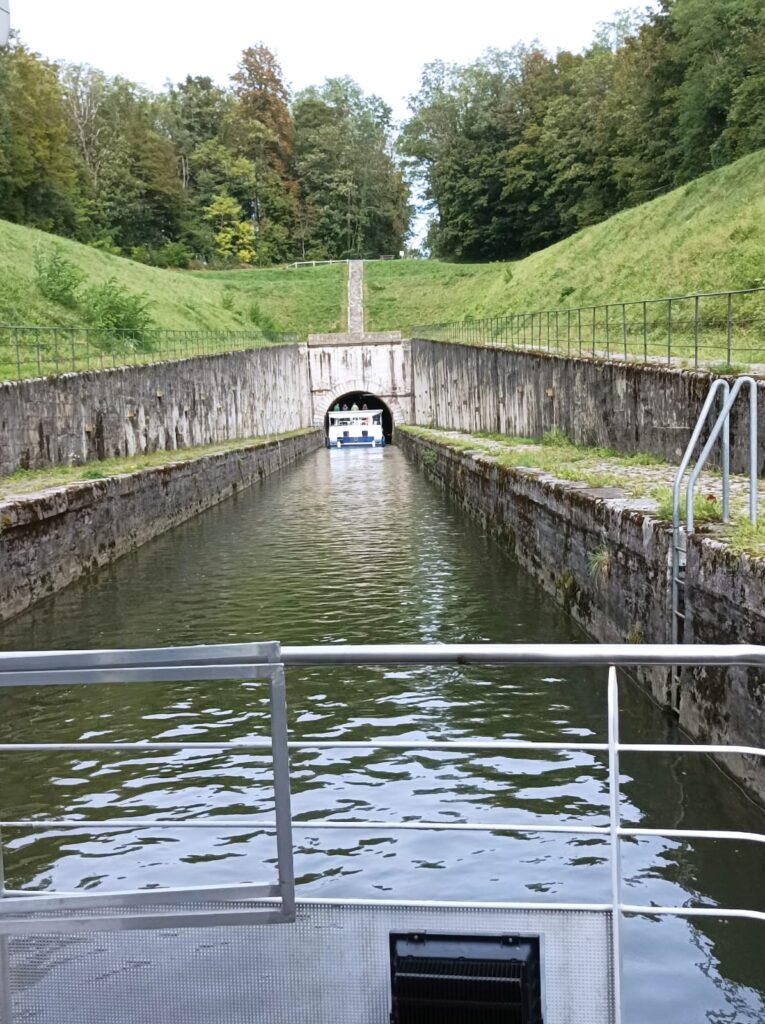 LUXEUIL : SORTIE CROISIÈRE-REPAS SUR LA SAÔNE 2